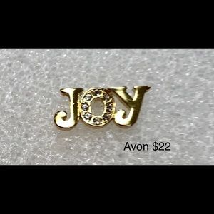 Vintage Avon Christmas Pin